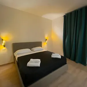 Bed and breakfast Maison Dante, Nápoles